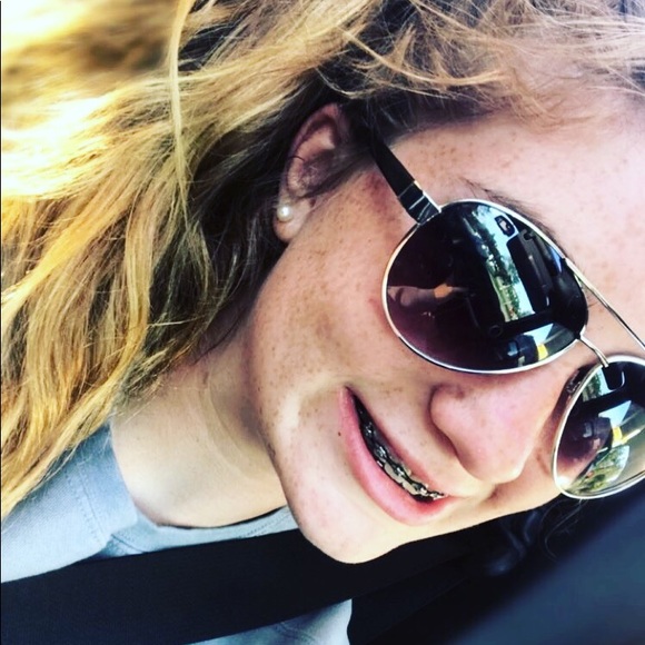 Meet your Posher, Mackenzie - Picture 1 of 1